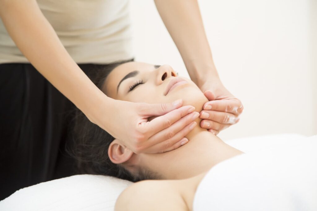 young woman having a massage 2023 11 27 05 34 02 utc
